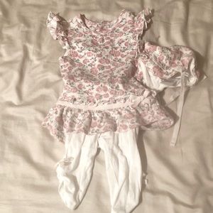 BaBy girl pink floral set and bonnet